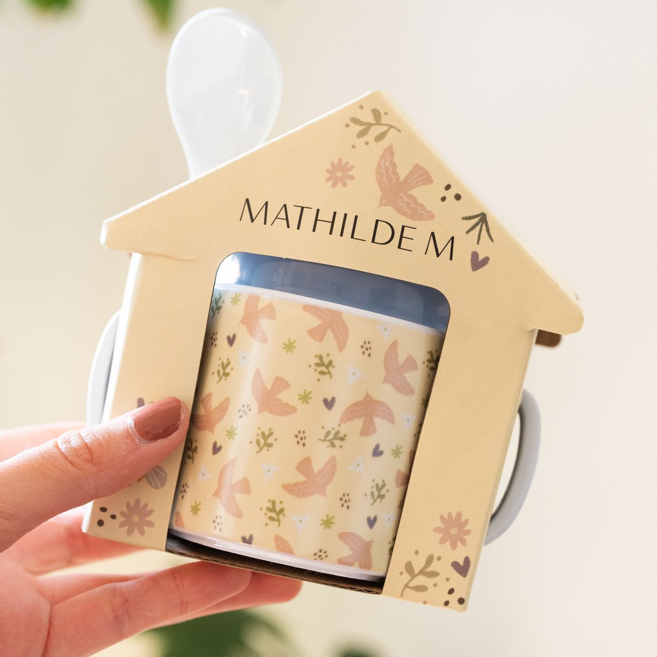 Coffret goûter pour bébé avec gobelet ergonomique et cuillère