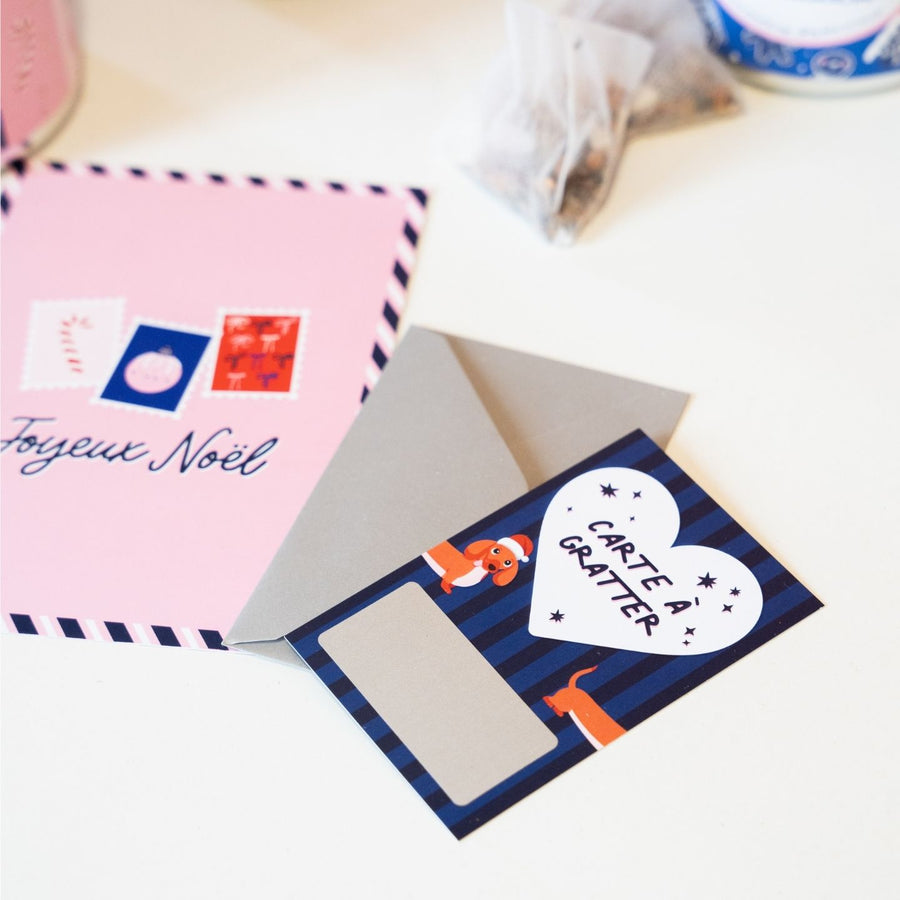 Carte postale Joyeux Noël avec timbres illustrés colorés