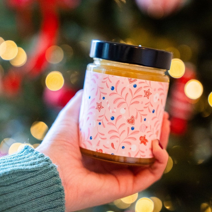 Pot de miel avec étiquette festive pour Noël