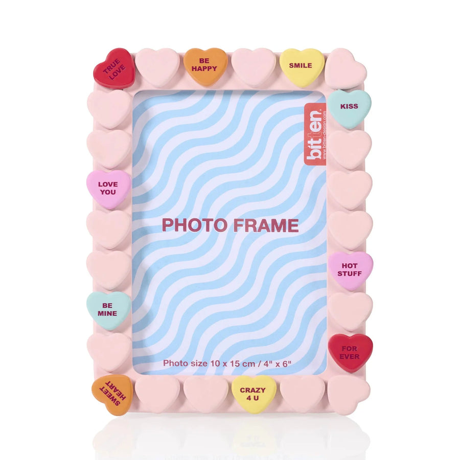 Cadre photo XOXO avec motifs de cœurs colorés et messages doux