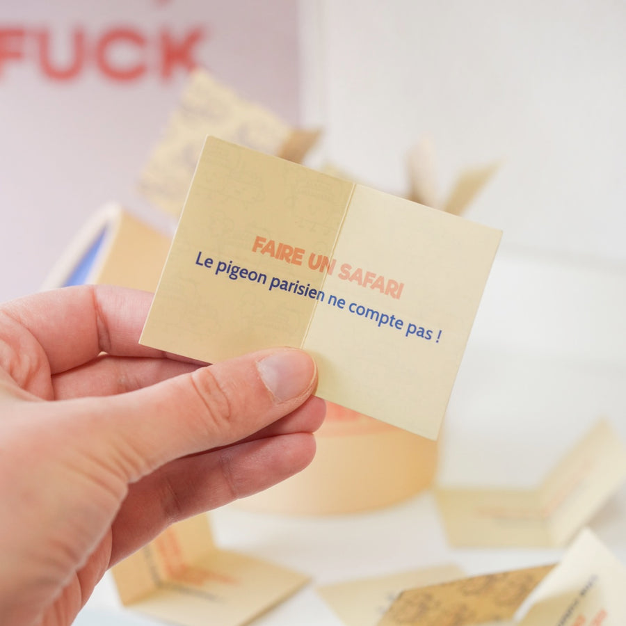 Couverture du livre avec illustrations colorées et titre en gras.