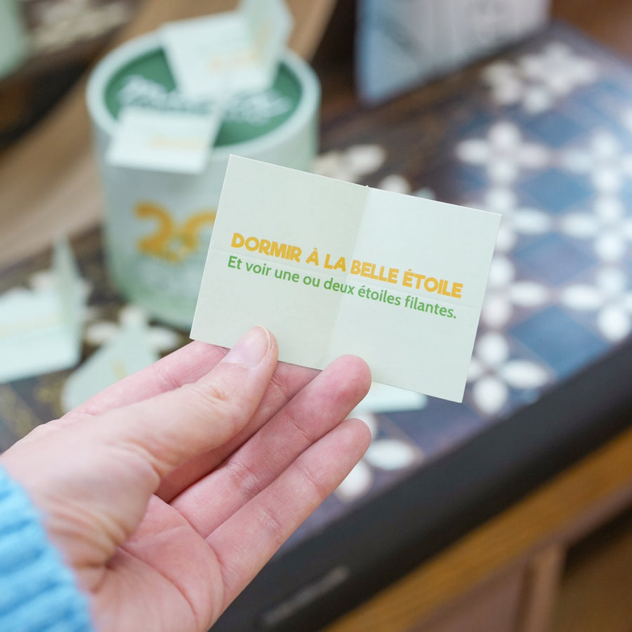 Couverture du livre sur les expériences de la vingtaine.