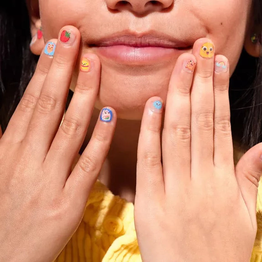 Stickers ongles kawaii avec motifs ludiques et colorés