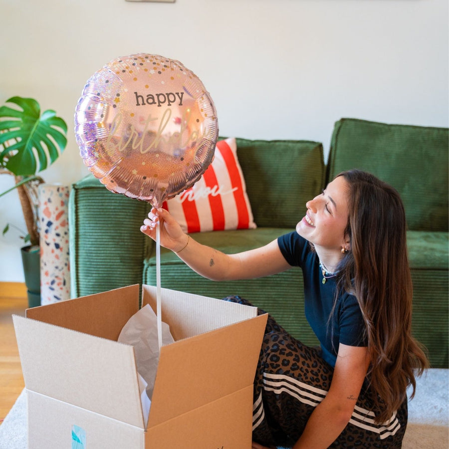 Ballon rose à paillettes avec inscription joyeux anniversaire