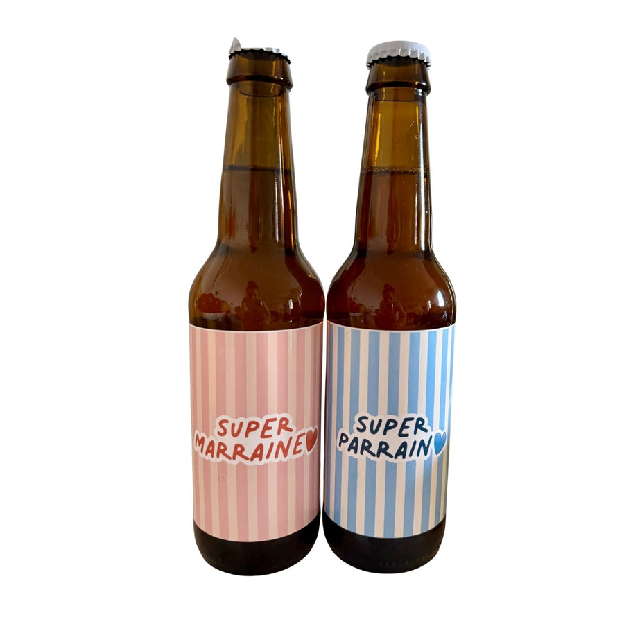 Bière Super Marraine avec mousse généreuse sur le dessus