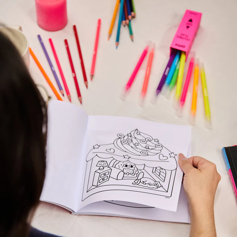 Carnet de coloriage Cozy Art avec motifs kawaii découpés