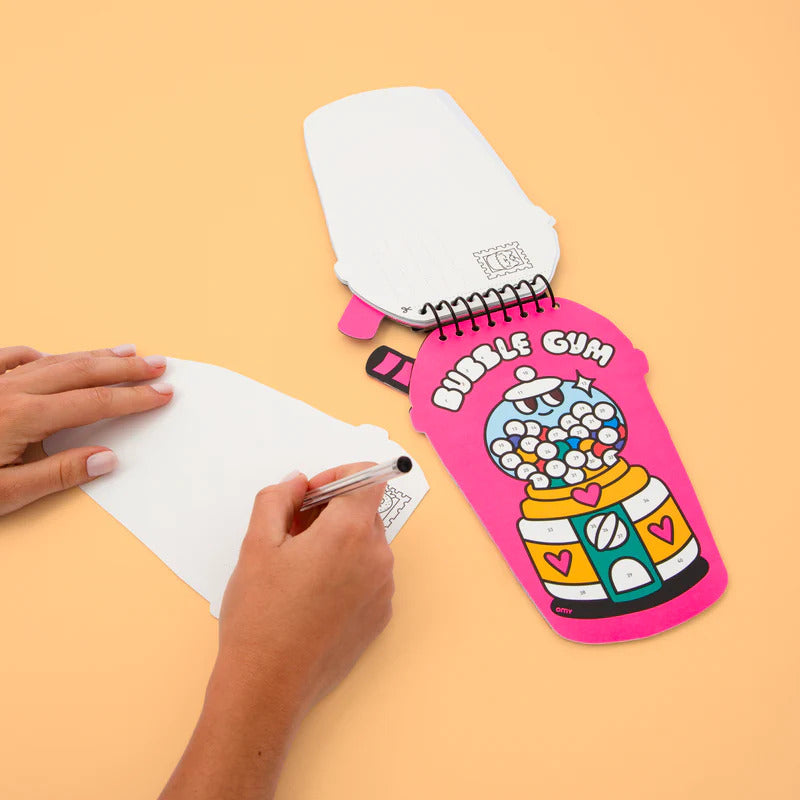 Carnet en forme de bubble tea avec stickers colorés