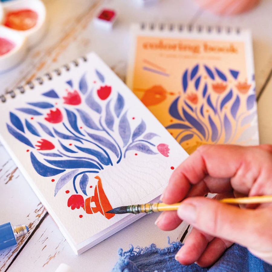 Carnet de coloriage A6 avec motifs floraux délicats