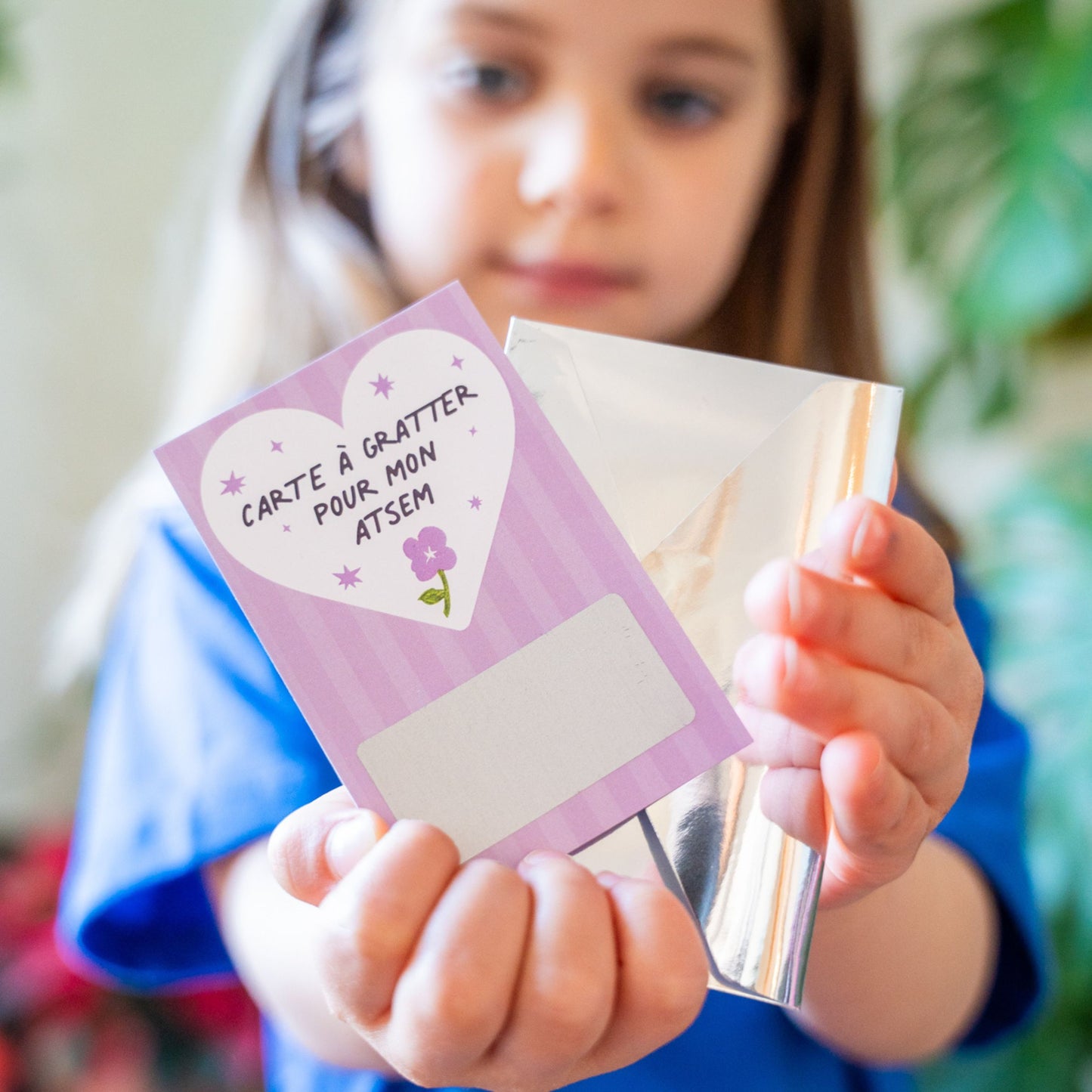 Carte à gratter avec design coloré et message de remerciement