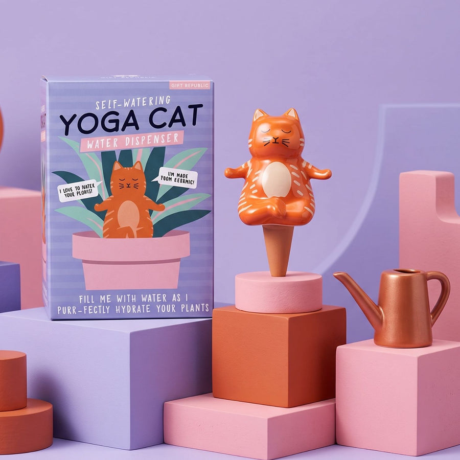 Distributeur d'eau en forme de chat faisant du yoga