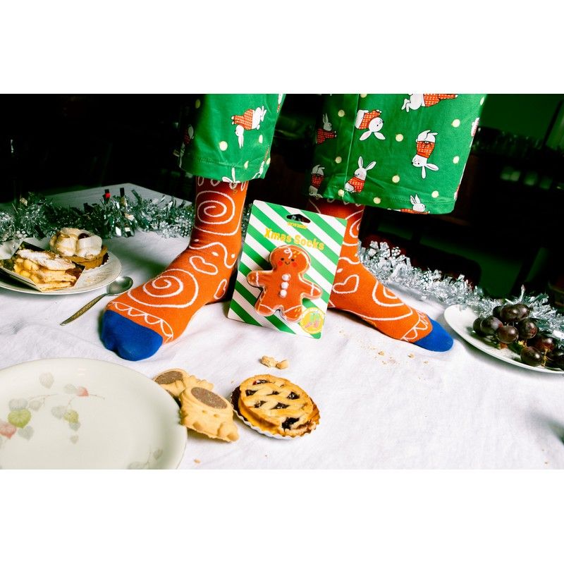 Chaussettes avec motif de pain d'épices en gros plan