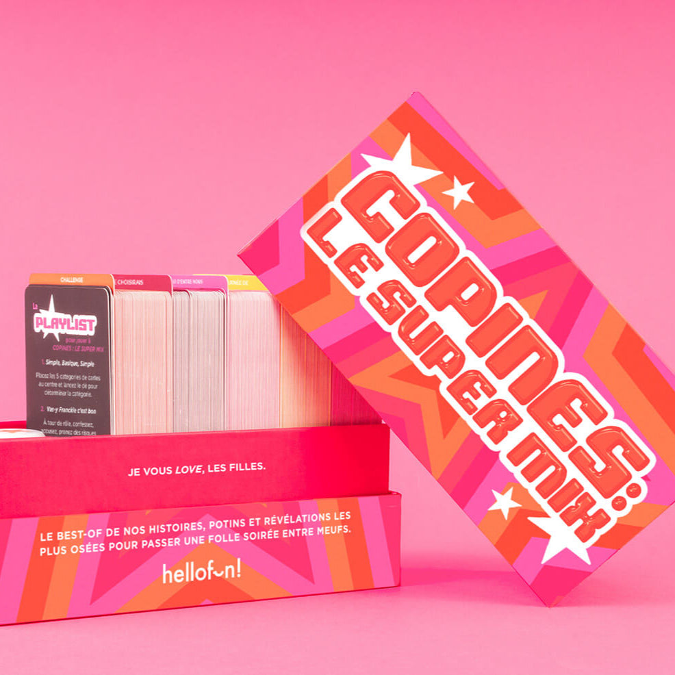 Boîte du jeu des copines avec illustrations colorées et texte