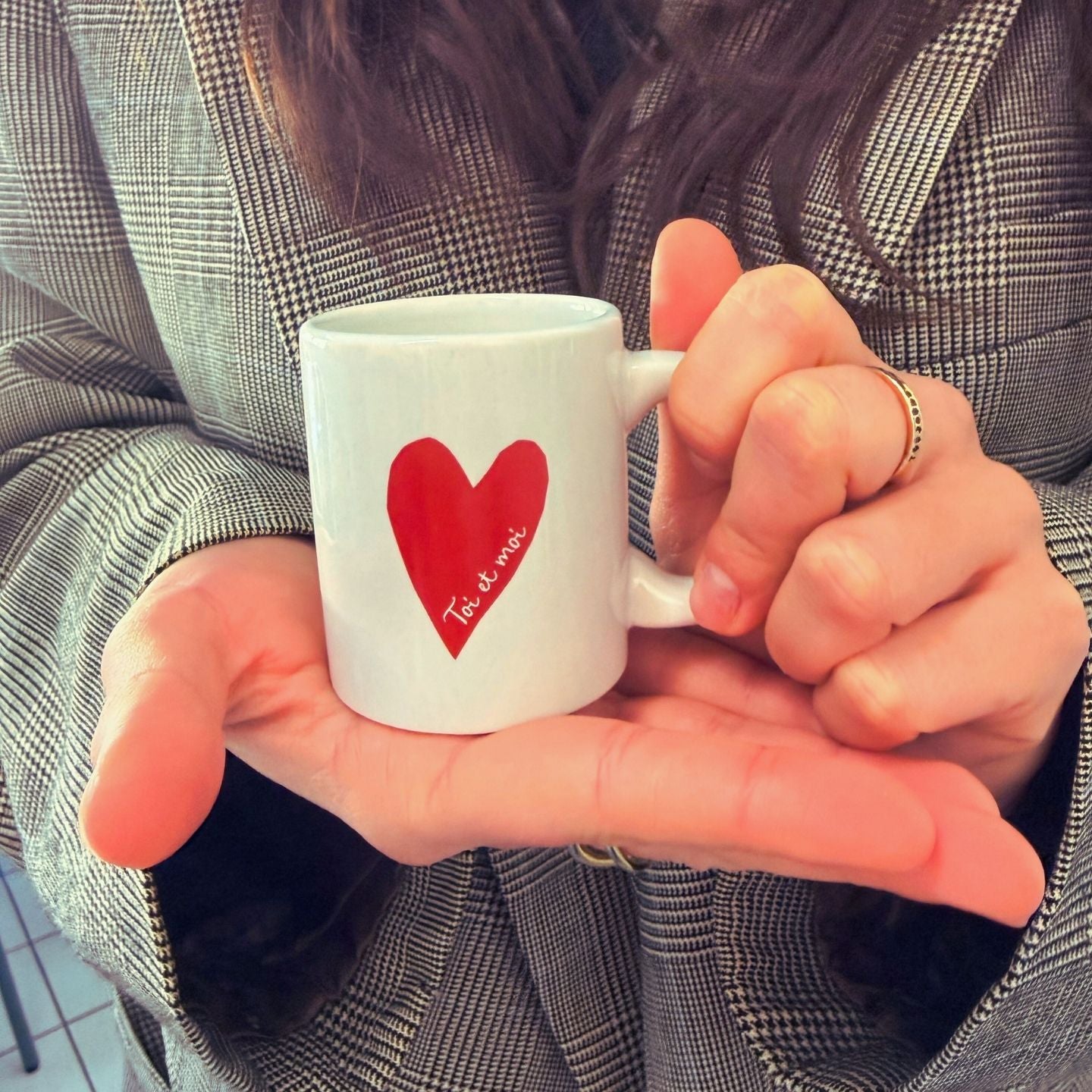 Mini mug Toi et Moi avec cœur rouge, angle légèrement incliné