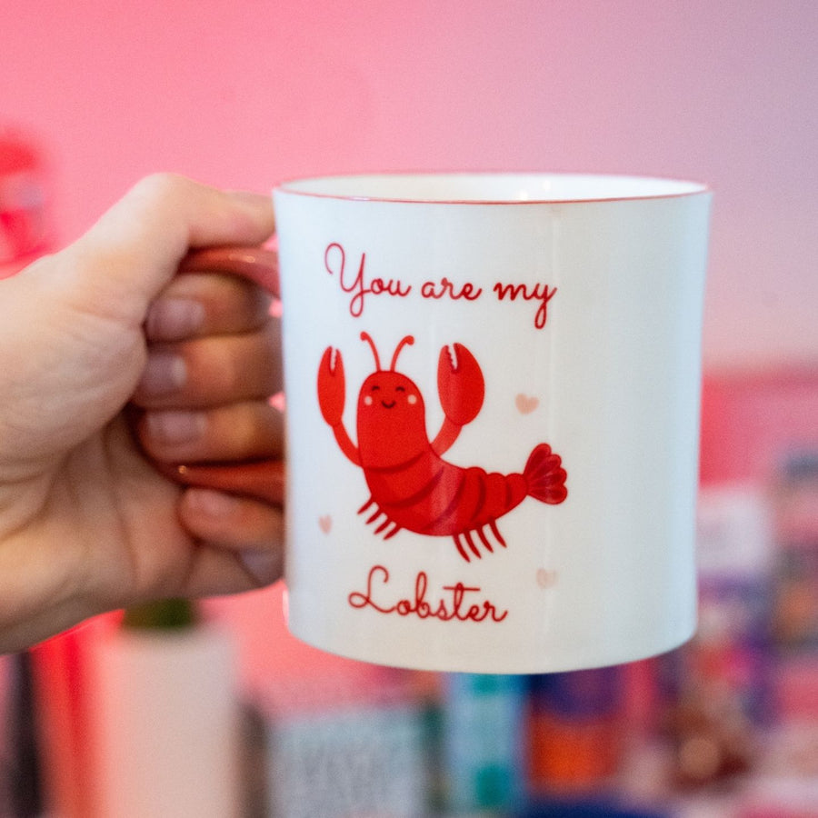 Mug avec motif homard, angle légèrement incliné