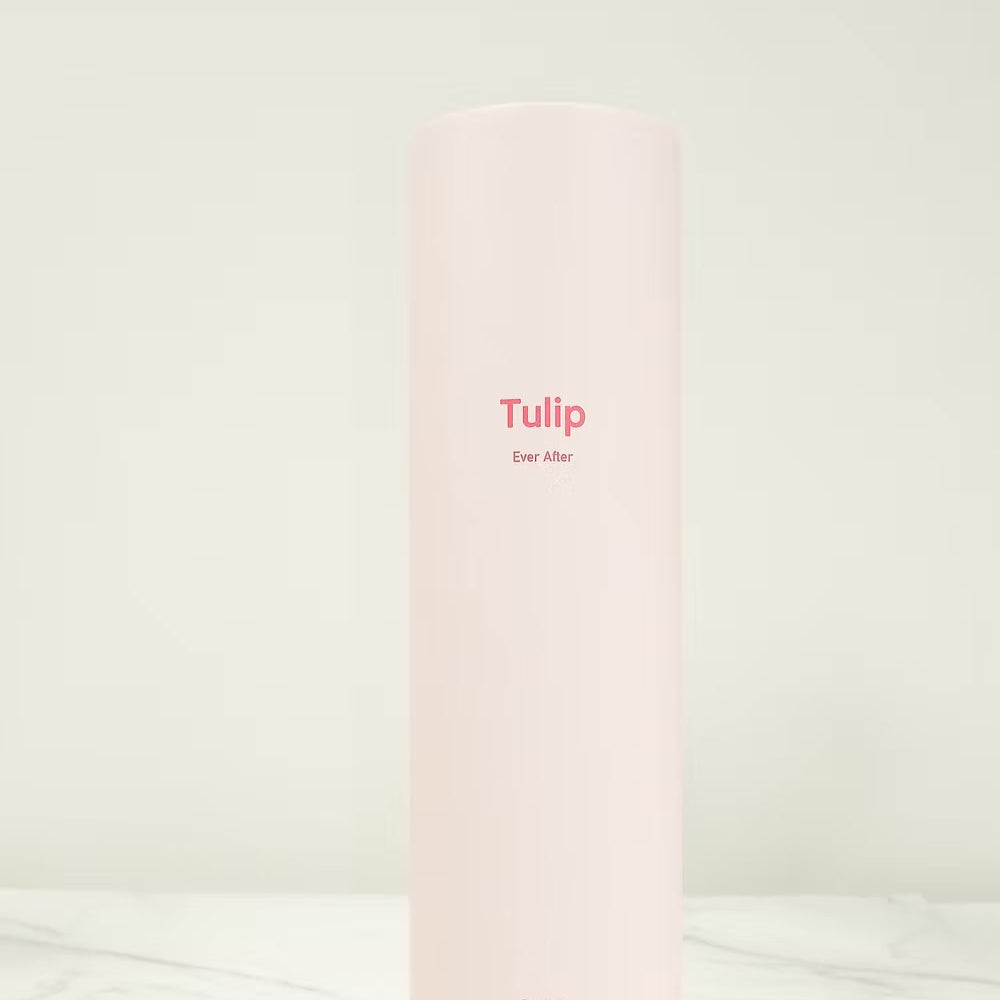 Bouquet de tulipes éternelles en rose foncé, vue de près.