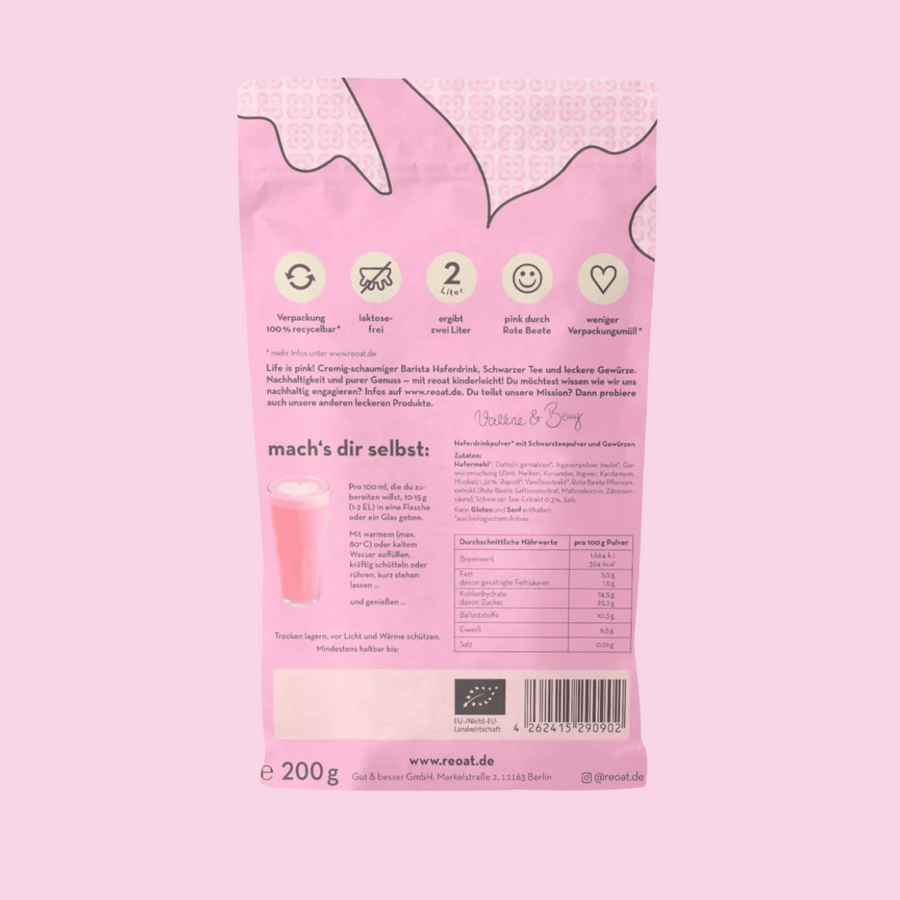 Boisson Pink Chaï latte avec une mousse crémeuse et épicée.