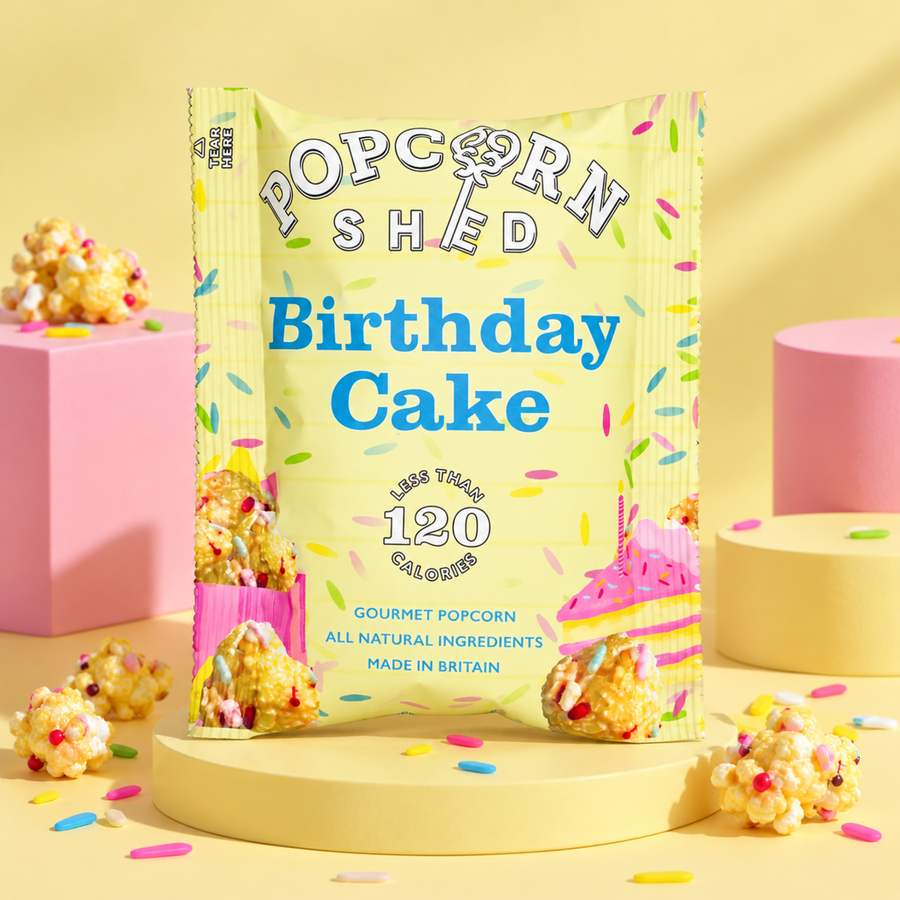Popcorn au goût de gâteau d'anniversaire avec vermicelles colorés