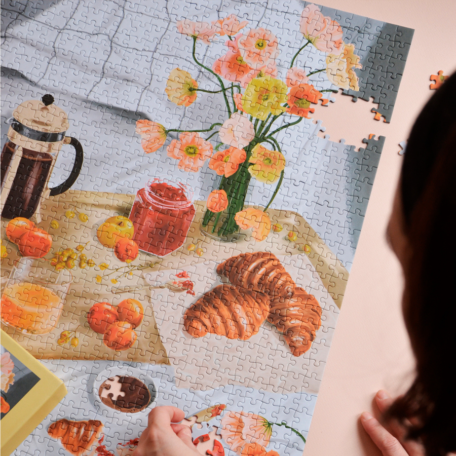 Puzzle L'orée du matin avec pièces colorées et détails de café