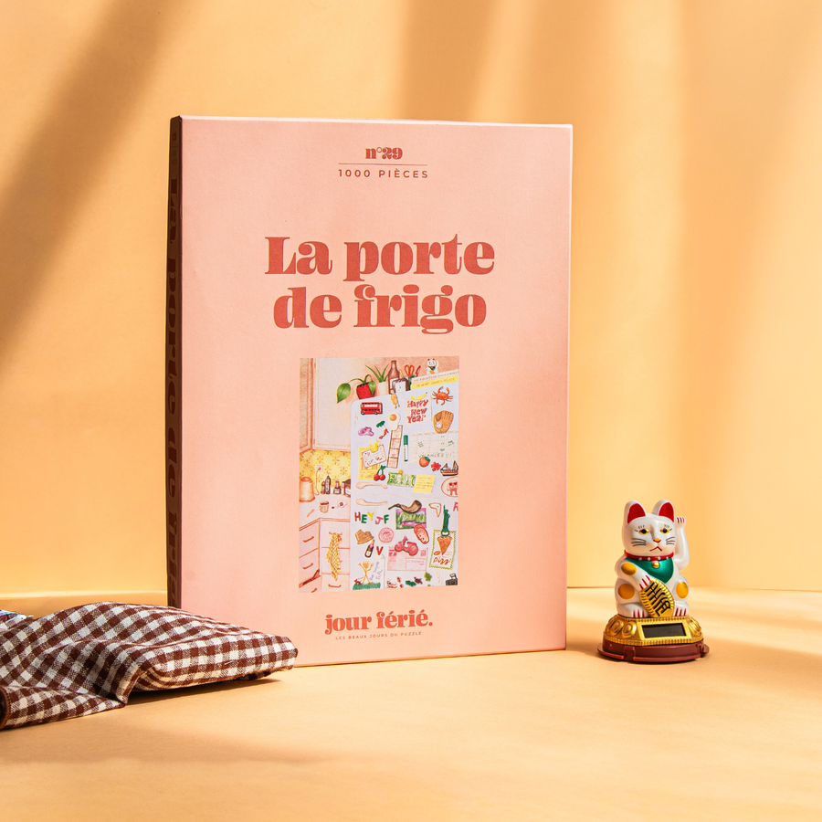 Puzzle représentant un frigo rétro avec des magnets colorés