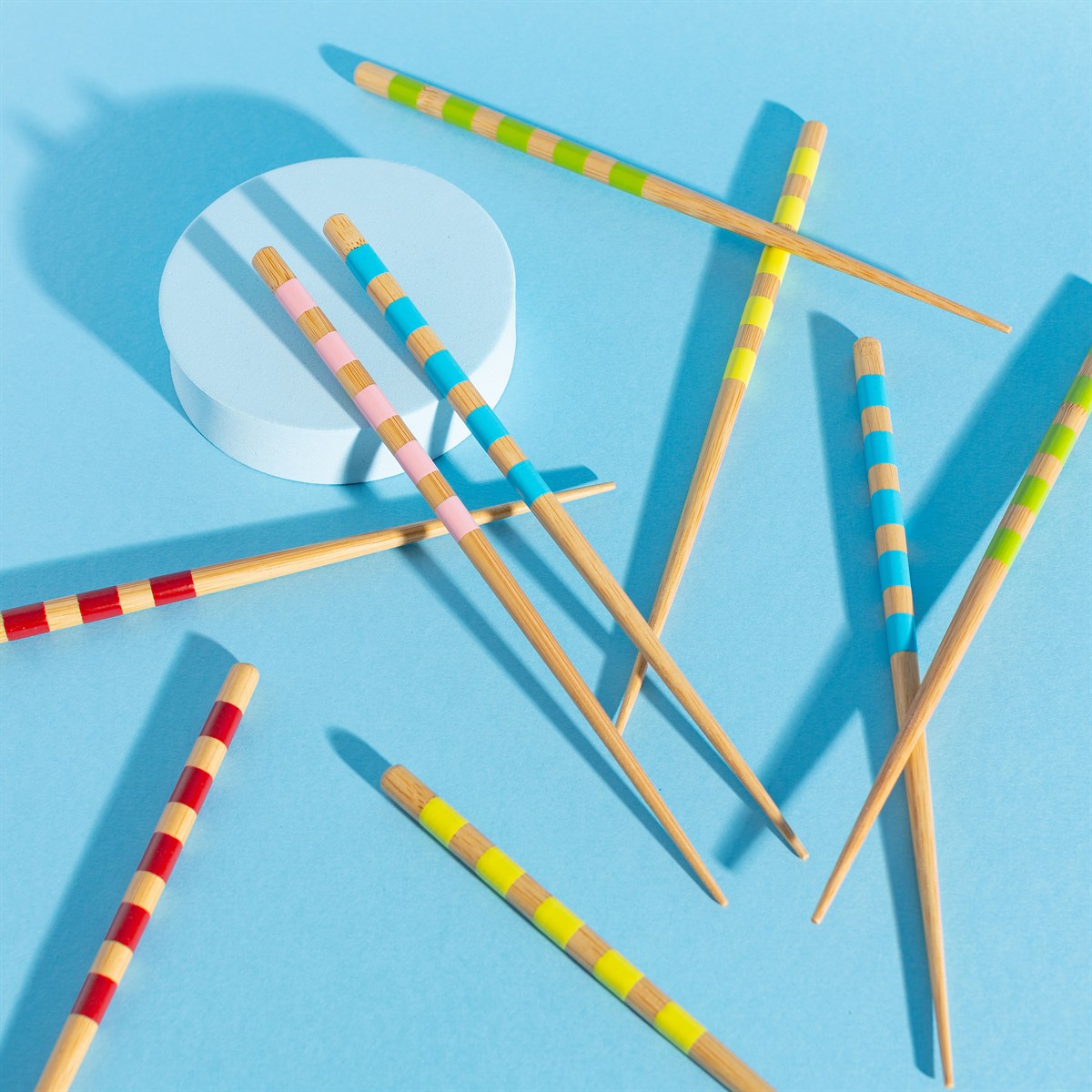 Set de 5 baguettes en bambou avec motifs rayés colorés