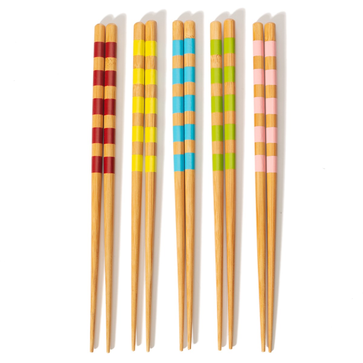 Cinq baguettes en bambou avec motifs rayés colorés