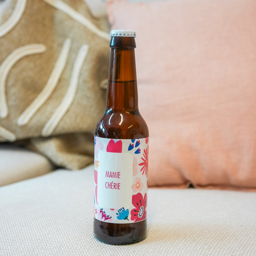 Bière Mamie Chérie avec étiquette colorée et design vintage
