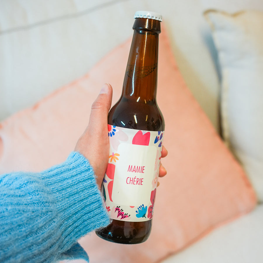 Bière Mamie Chérie avec étiquette colorée et design vintage