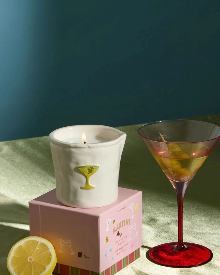 Bougie Martini dans un récipient en céramique texturé