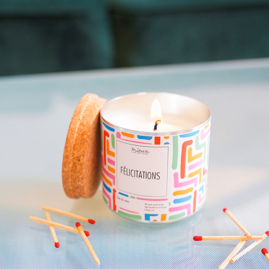 Bougie à message avec motif floral sur le verre