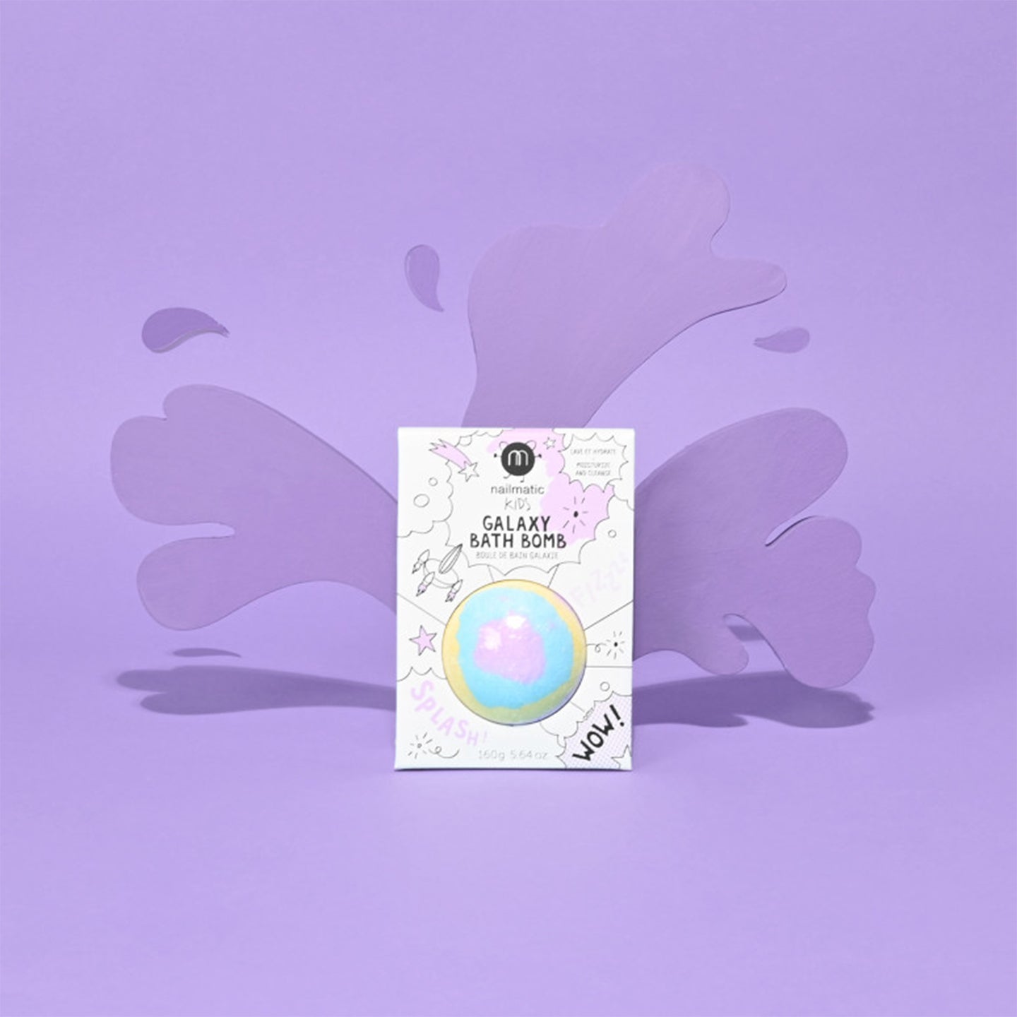 Bombe de bain Galaxy avec motifs étoilés et texture effervescente.