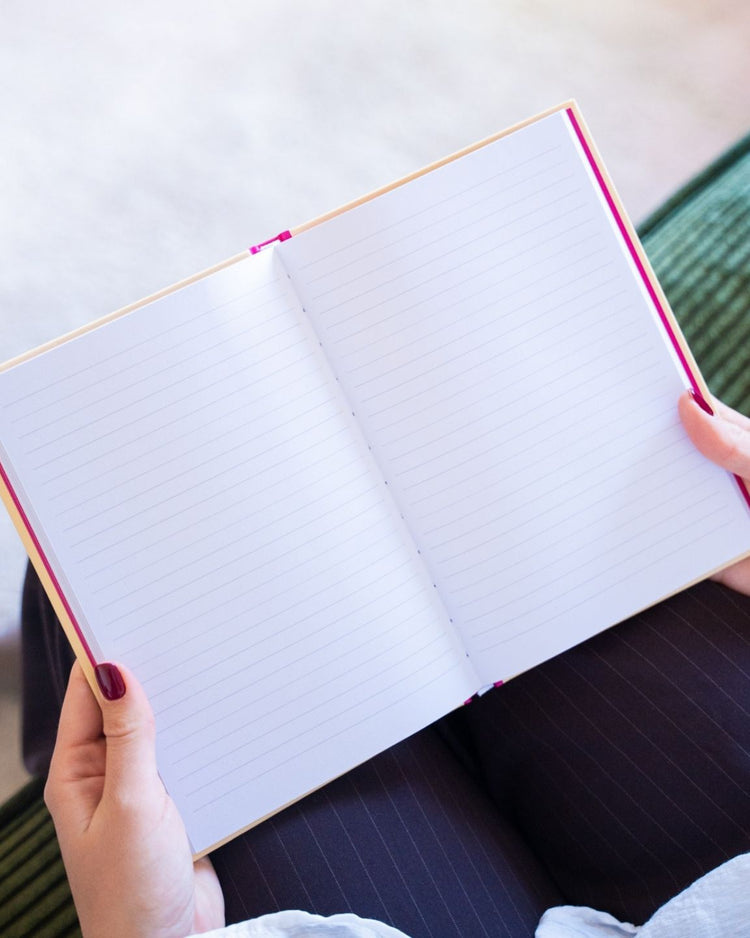 Carnet coloré avec motifs floraux, message de gratitude