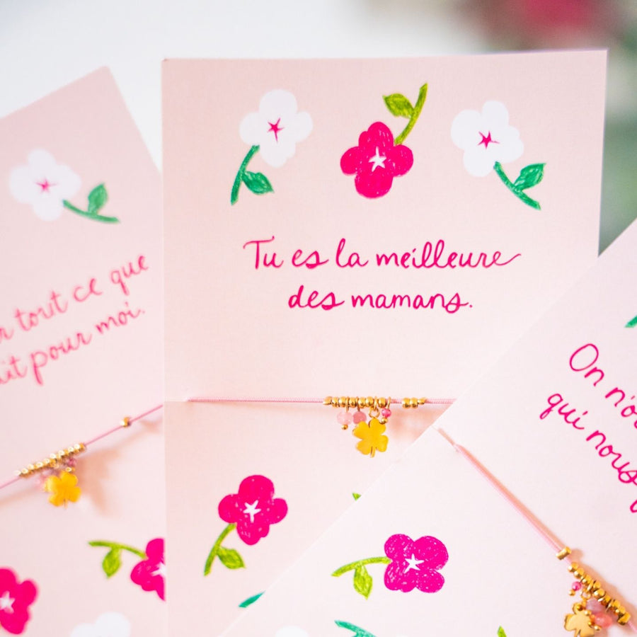 Bracelet rose avec trèfle doré, délicat et tendre