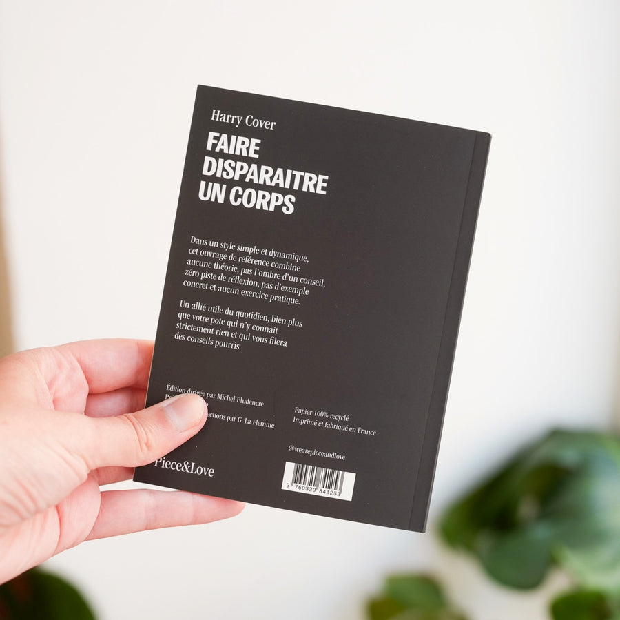 Carnet humoristique avec une couverture intrigante et graphique.