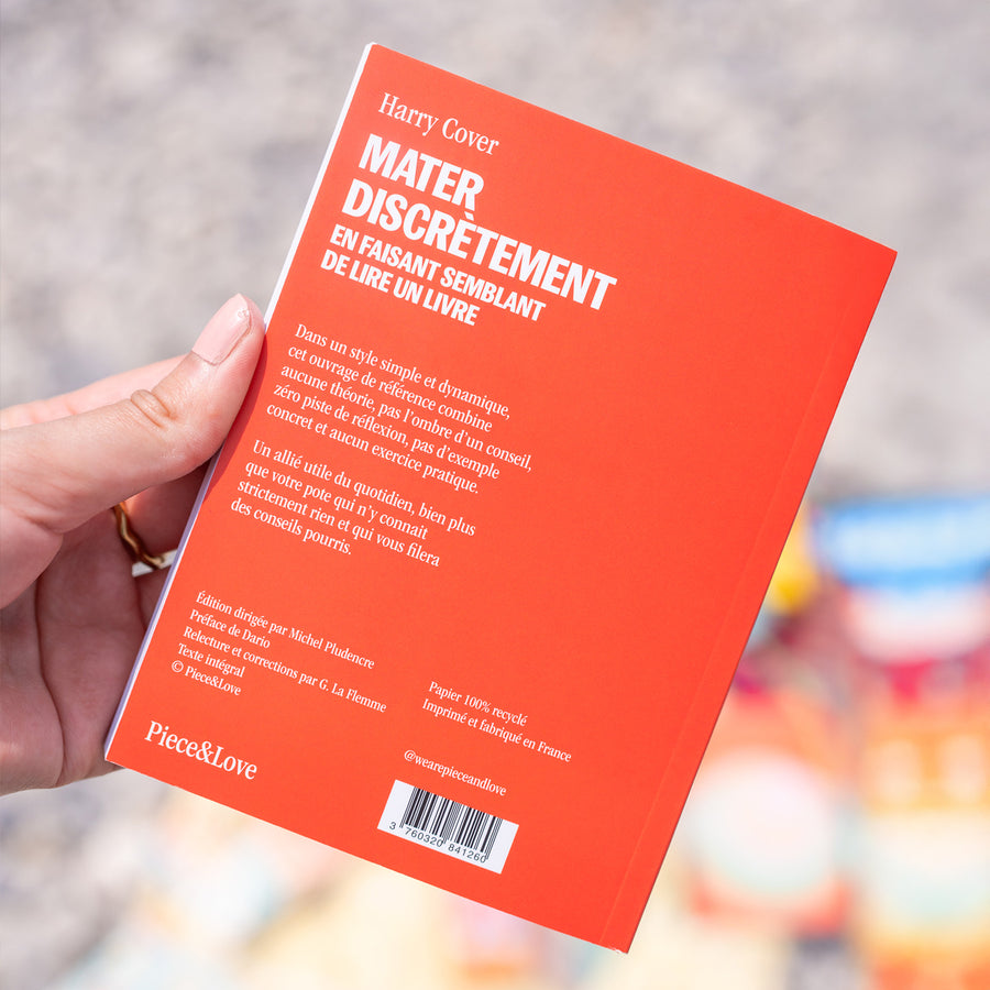 Carnet avec couverture illustrée, pages blanches intérieures.