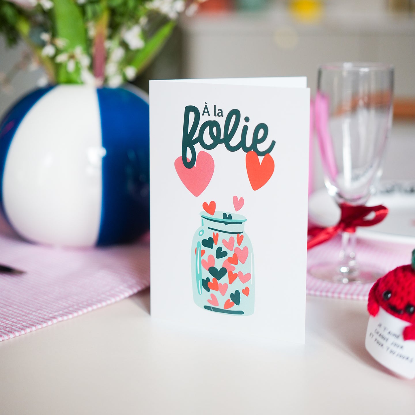 Carte romantique avec motifs floraux et texte d'amour
