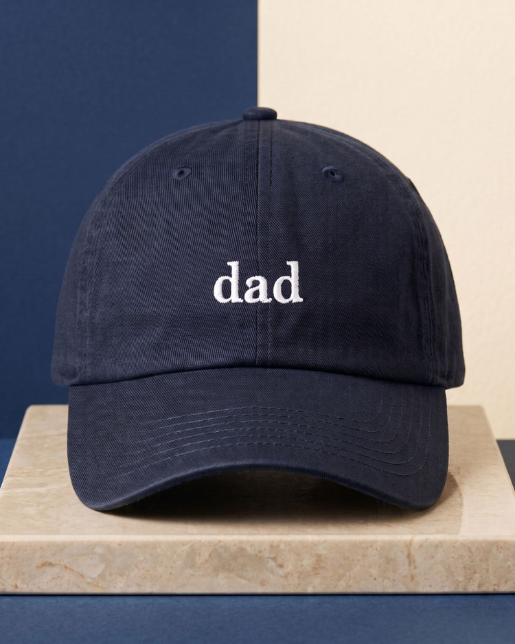 Casquette de baseball brodée 'dad' vue de face