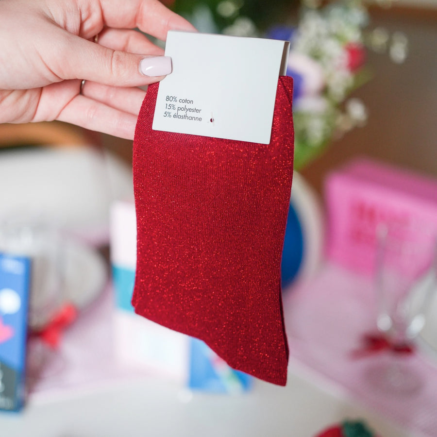 Chaussettes rouges à paillettes avec inscription 'Amour toujours'