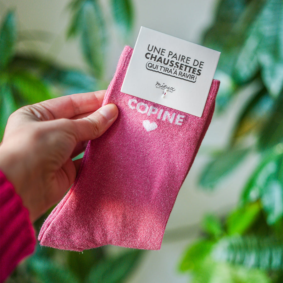 Chaussettes à paillettes avec motif amitié en gros plan