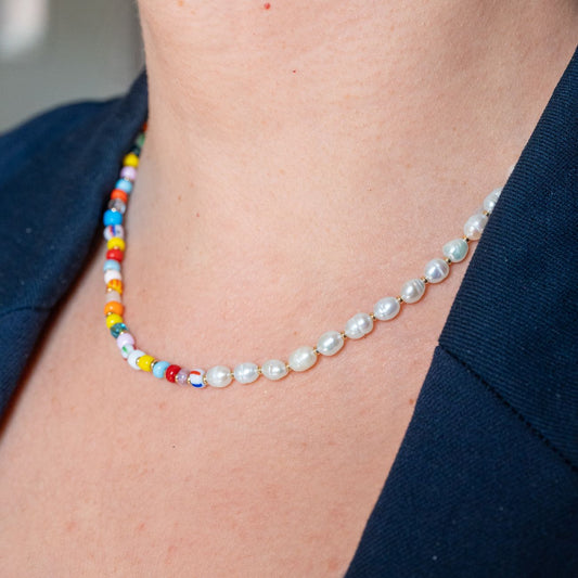 Collier Fantasia avec perles d'eau douce et verre coloré
