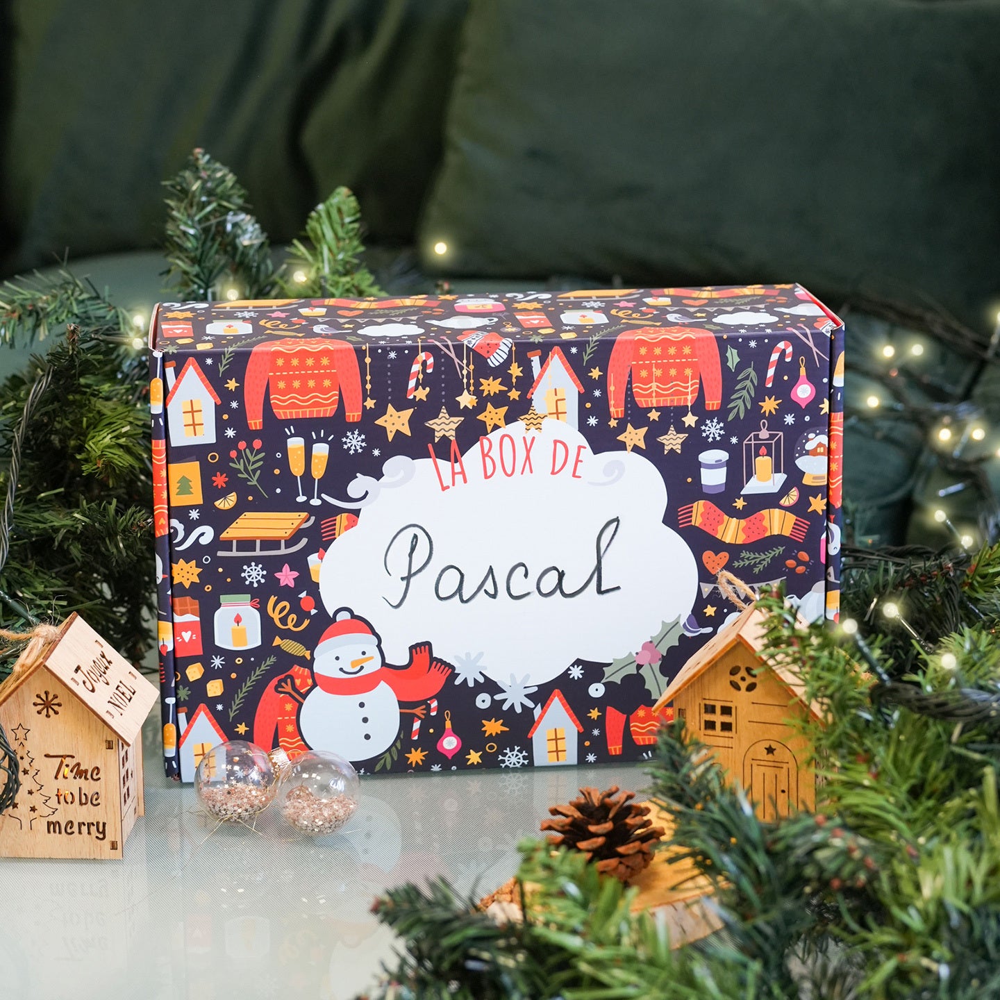 Cool box personnalisable avec motif festif et illustration colorée.