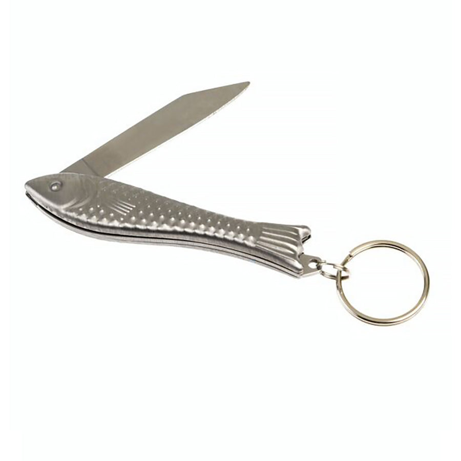 Porte-clés en forme de poisson avec lame visible et texture métallique.