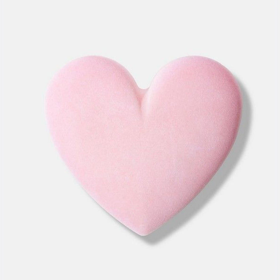 Boîte à bijoux en velours rose en forme de cœur, vue de dessus