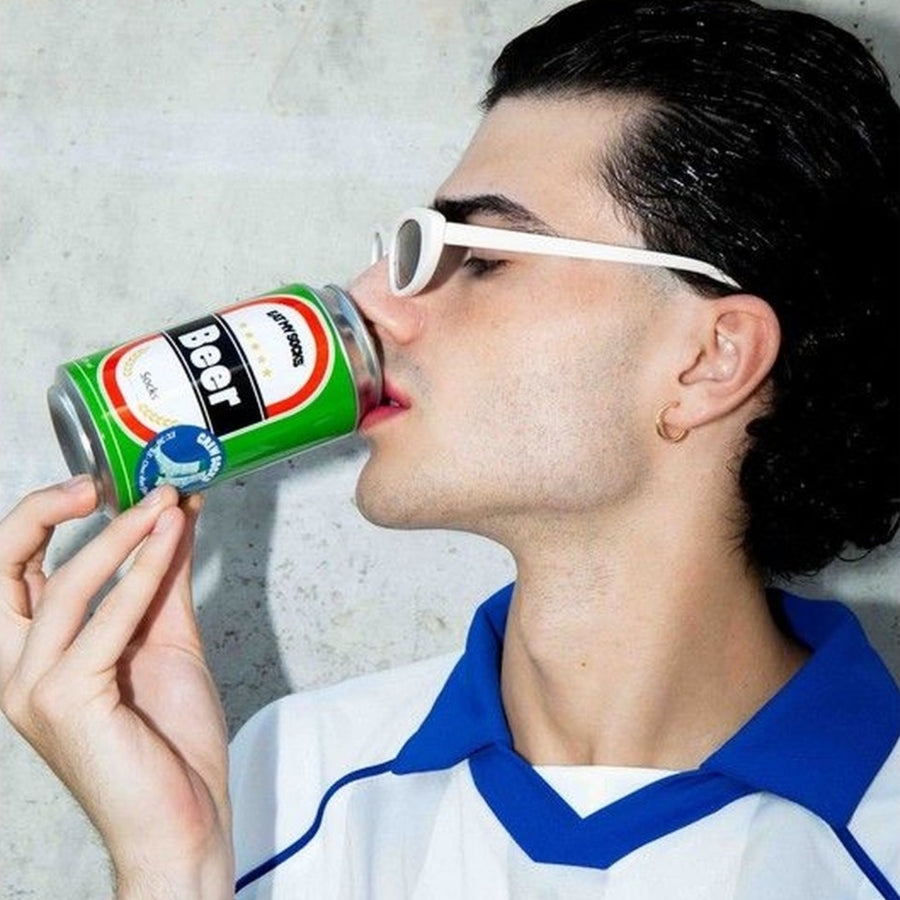 Chaussettes en forme de canette avec motif de bière