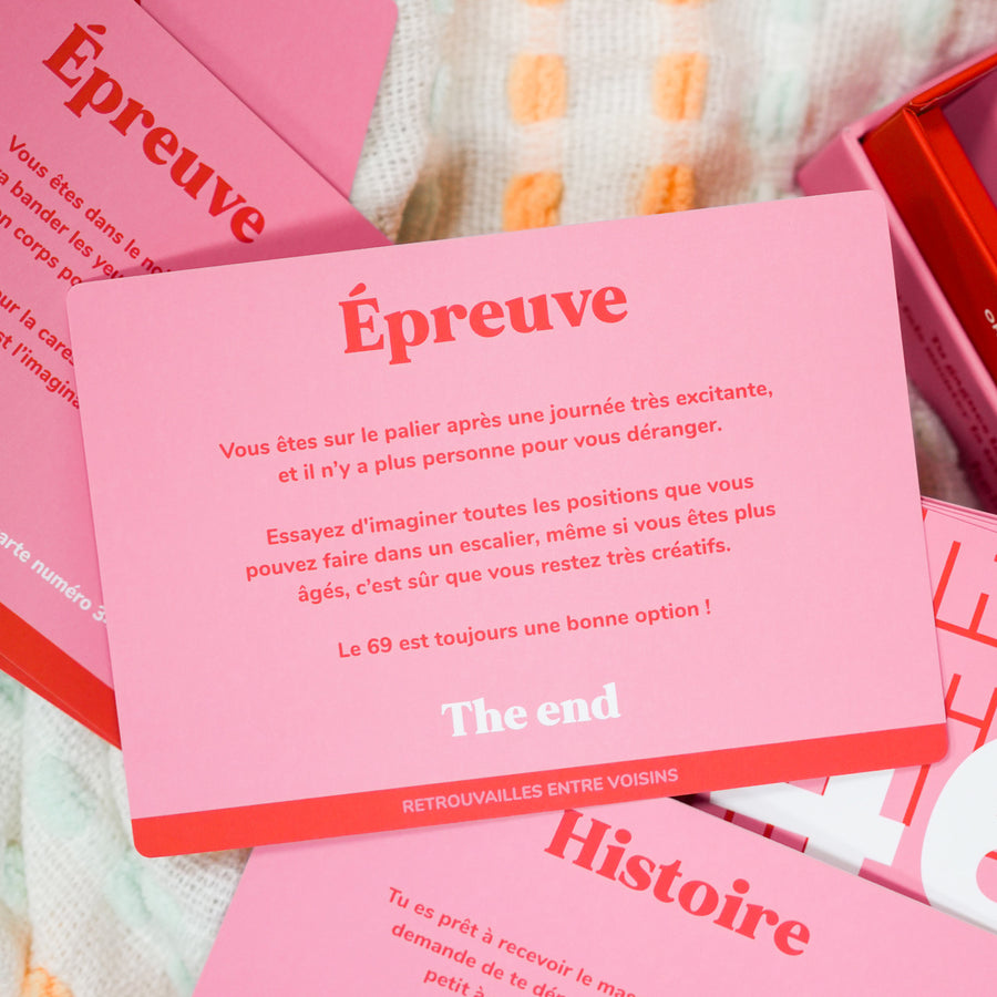 Cartes du jeu Escape Room Érotique avec motifs suggestifs.