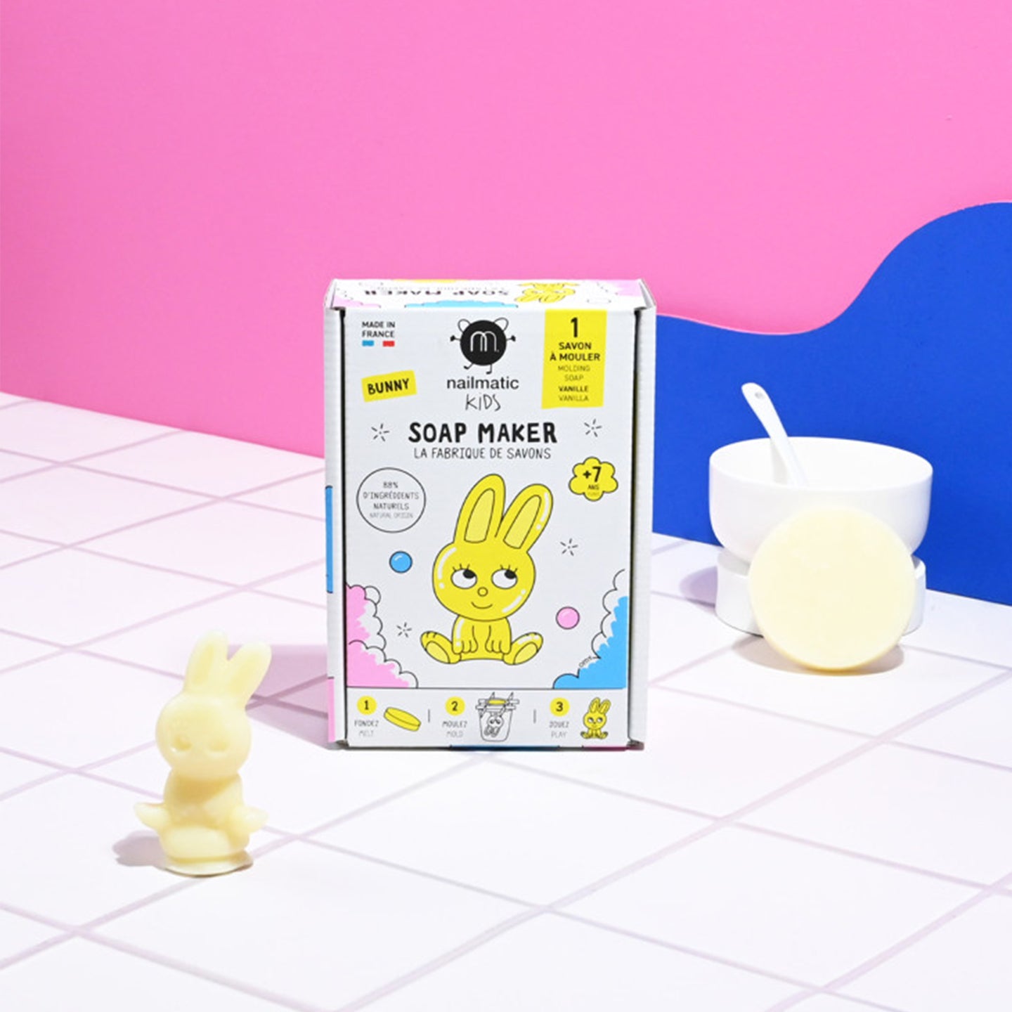 Kit DIY pour fabriquer un savon en forme de lapin.
