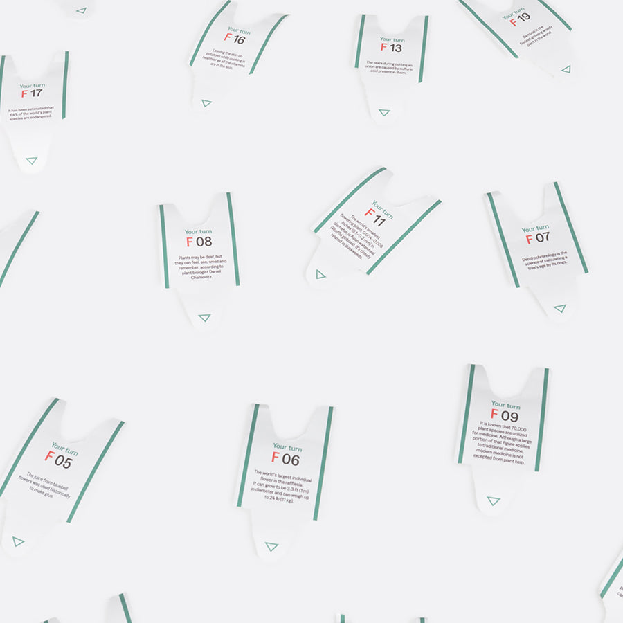 Couverture du livre avec illustrations de plantes variées.