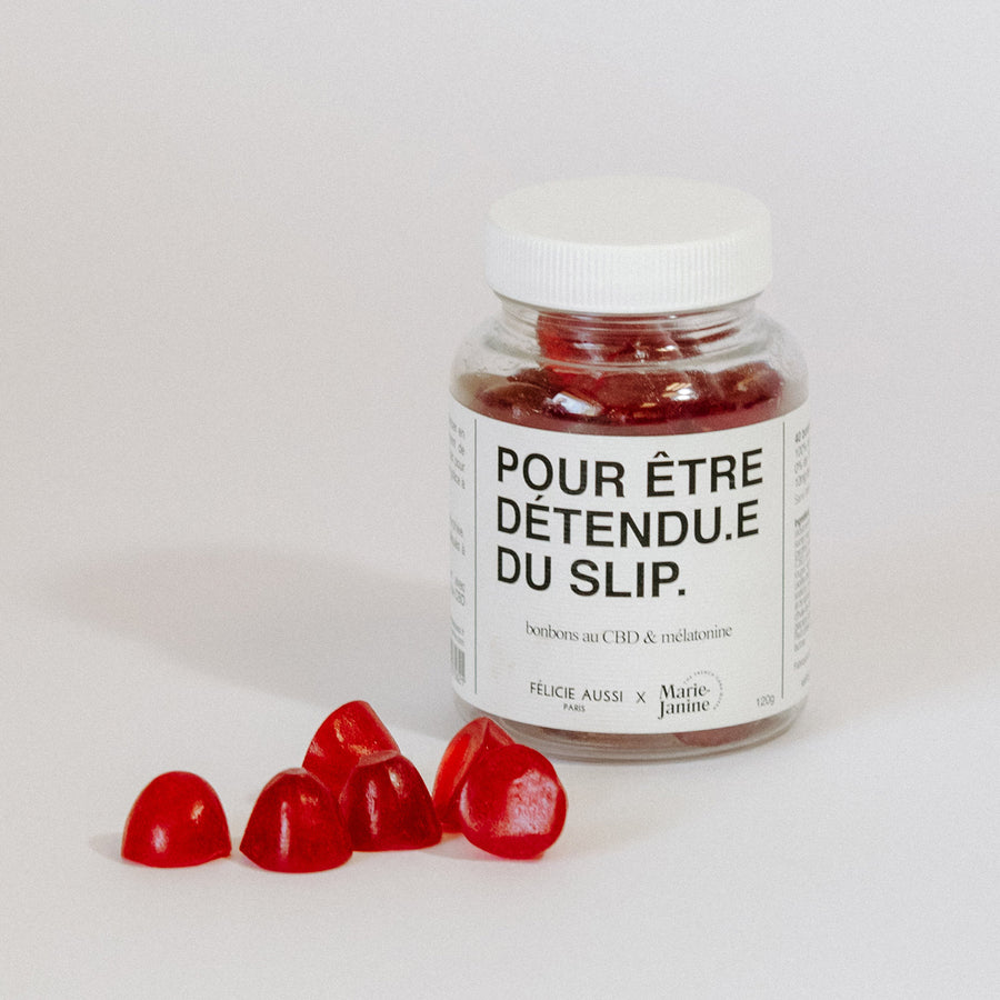 Gummies relaxants aux fruits rouges, texture gélifiée brillante.