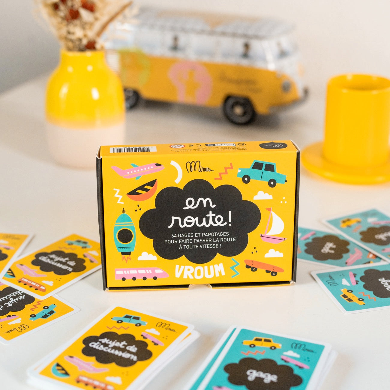 Jeu de discussion pour enfants avec illustrations colorées.
