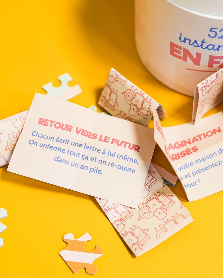 Couverture du jeu avec illustrations colorées et joyeuses.