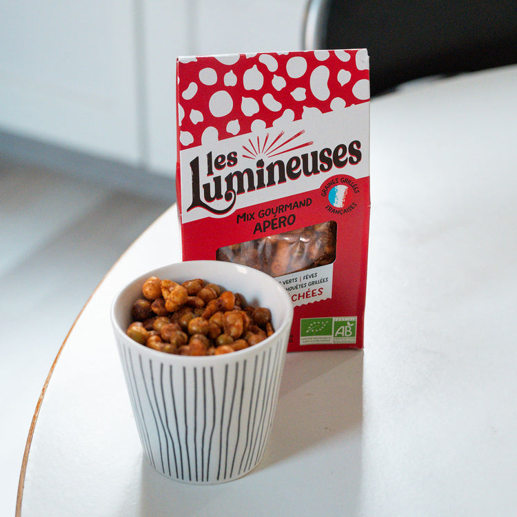 Mix apéro CHICHE avec pois chiches et tomates séchées en gros plan.